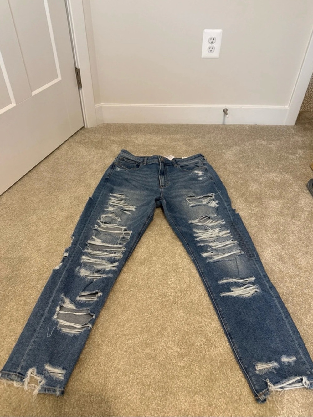 American Eagle Mom Jeans- Size 12 NWT